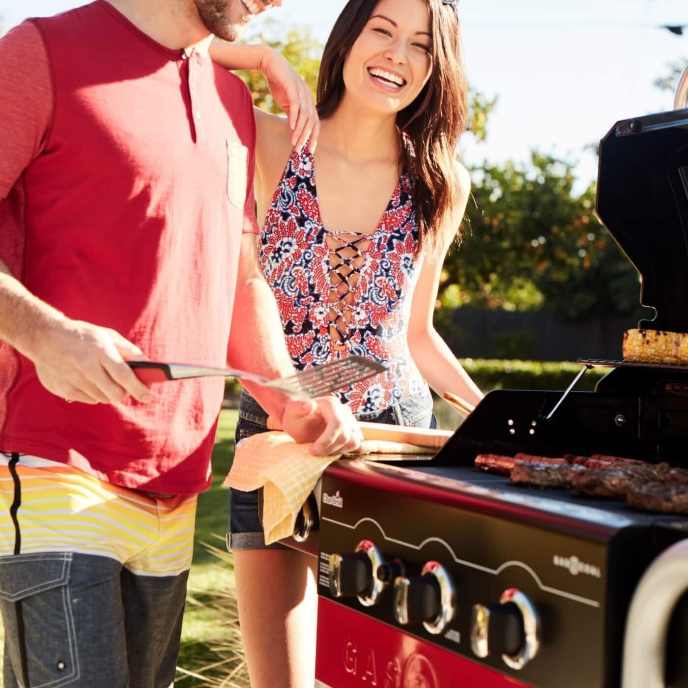 Char-Broil Gas2Coal 330 Hybrid Barbacoa Gas/Carbón, 3 Quemadores, Bandeja Carbón - Jardín