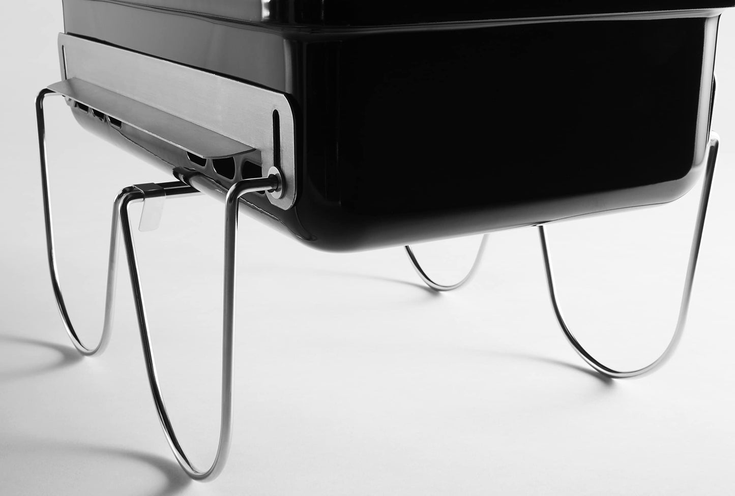 Weber Go-Anywhere Barbacoa Carbón Portátil 42x26cm, Tapa/Cuba Porcelana, Patas Plegables - Negro